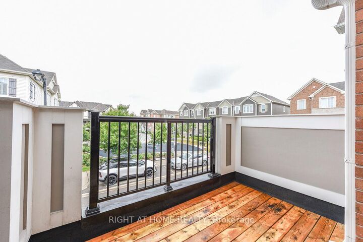 Property Photo: 1222 Rose Way 63 ON L9E 1P2