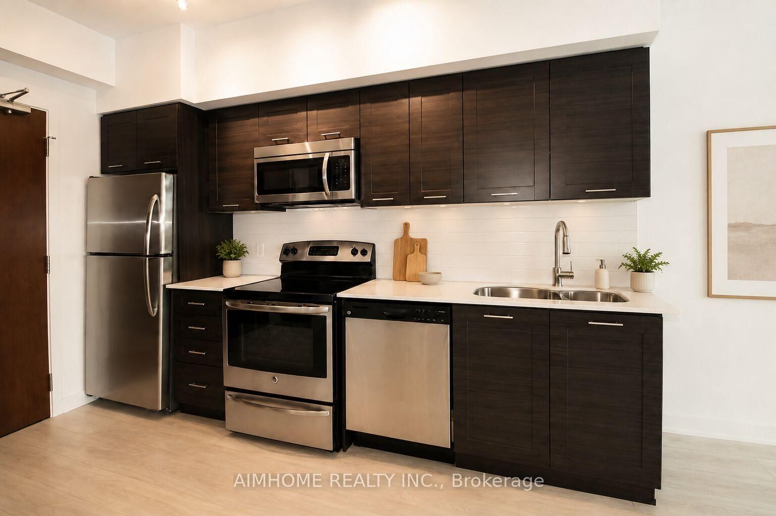 Property Photo:  2212 Lakeshore Boulevard W 1604  ON M8V 0C2 