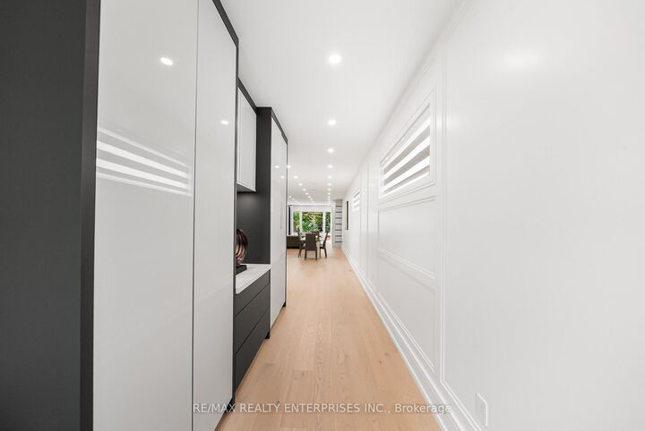 Property Photo:  1362 Kenmuir Avenue  ON L5G 4B4 