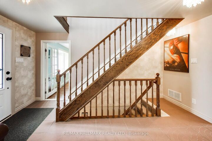 Property Photo: 76 Ashbourne Drive ON M9B 4H5