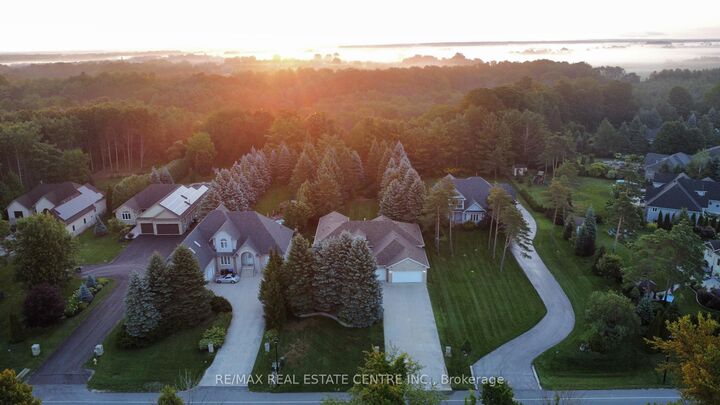 Property Photo: 1603 Wedgewood Drive ON L9Z 1R8