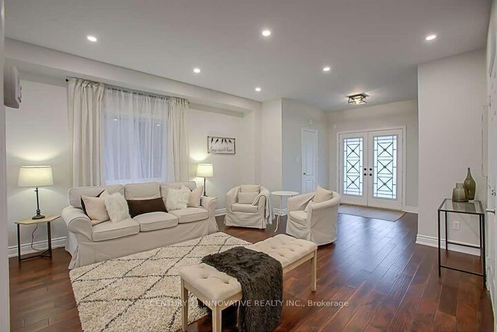 Property Photo: 1070 Cumming Boulevard ON L9T 6T3