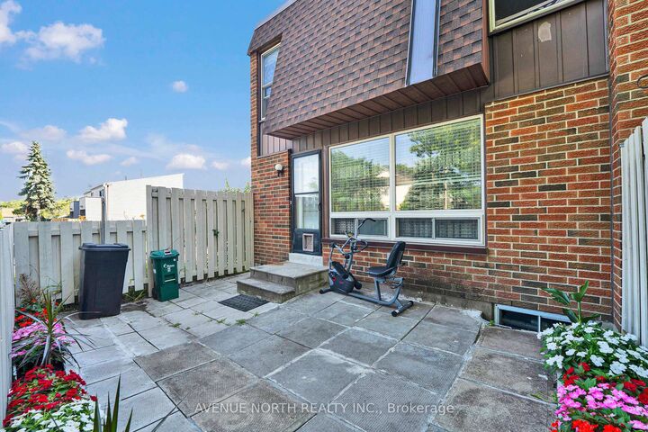Property Photo: 3520 Downpatrick Road 41 ON K1V 8T4