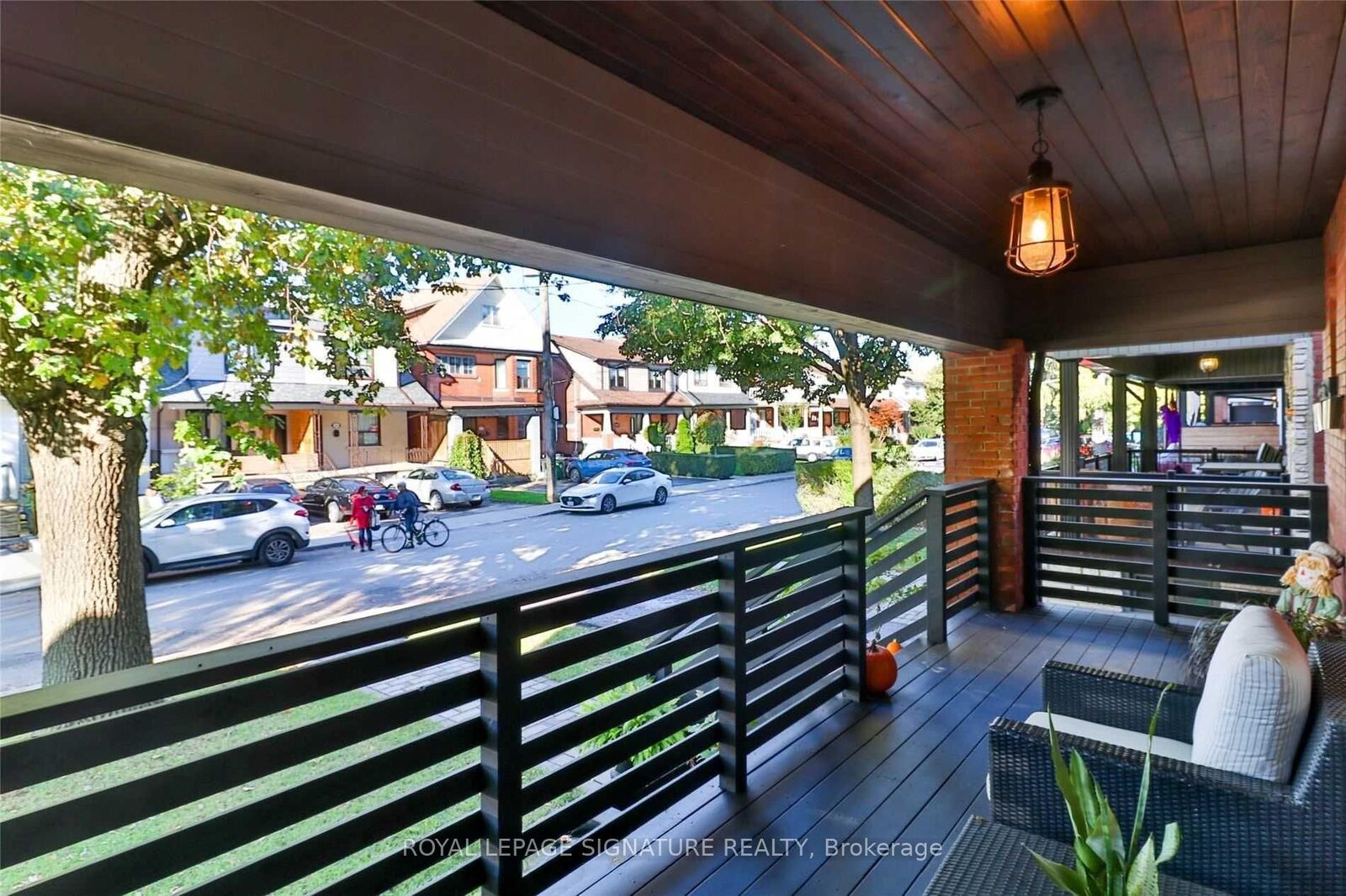 Photo de la propriété:  157 Northcliffe Boulevard  ON M6E 3K5 