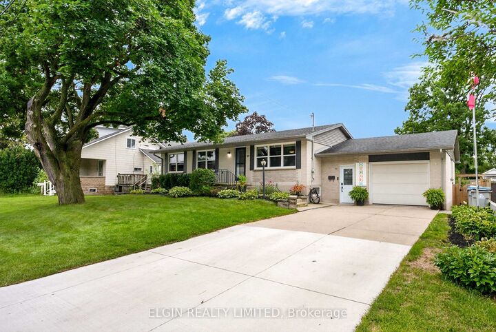 Property Photo:  26 Queen Street  ON N7G 2H7 
