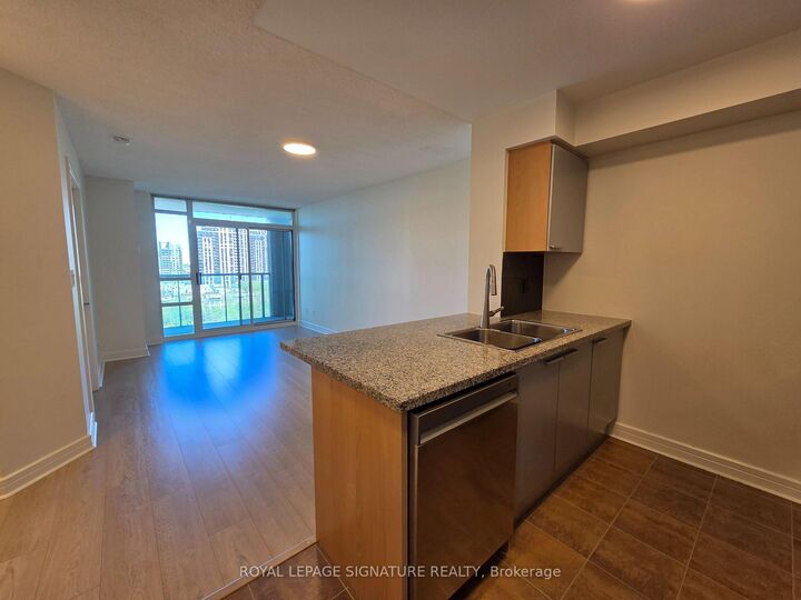 Property Photo:  18 Harrison Garden Boulevard 1005  ON M2N 7J7 
