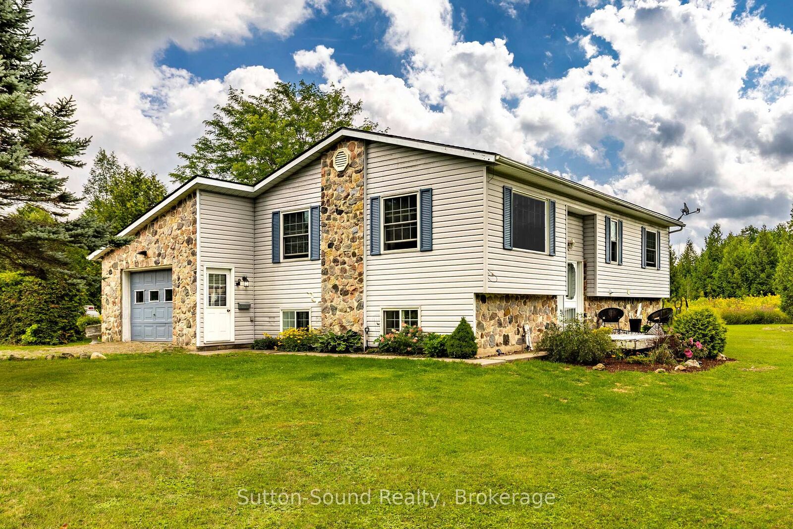 Property Photo:  300394 Grey Road 170 Road  ON N0H 2K0 