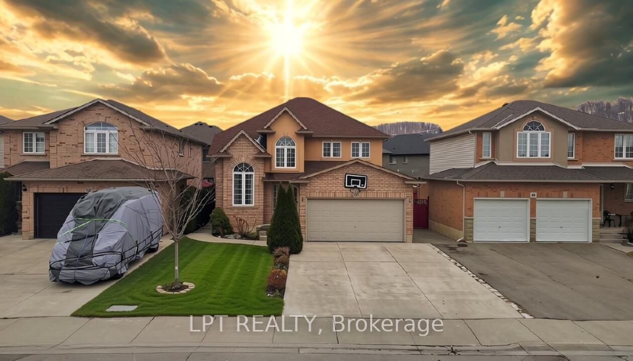 Property Photo: 48 Nashville Circle ON L8G 5H2