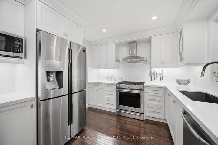Property Photo: 89 Alhart Drive ON M9V 2N6