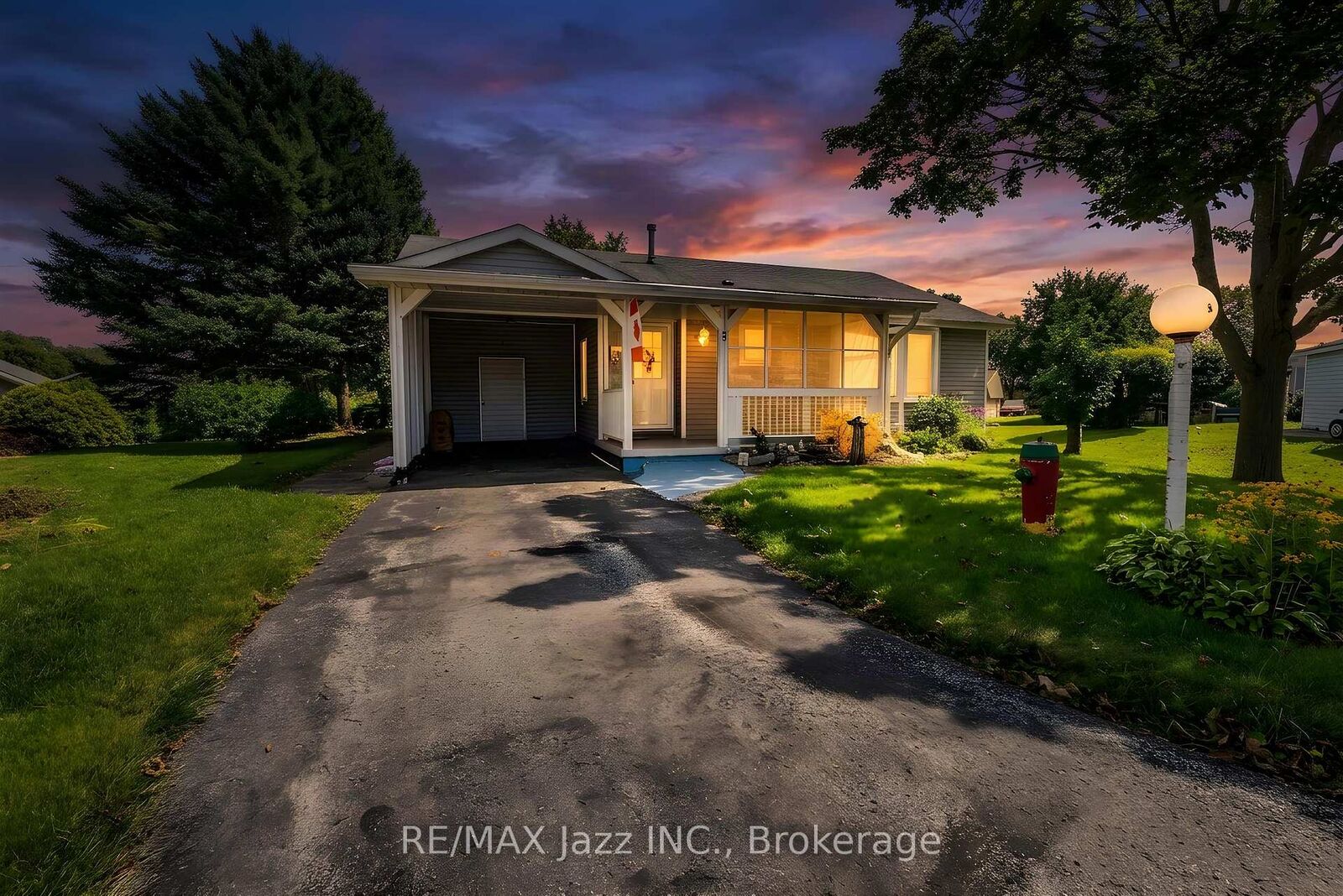Property Photo: 5 King Court ON L1B 1L7