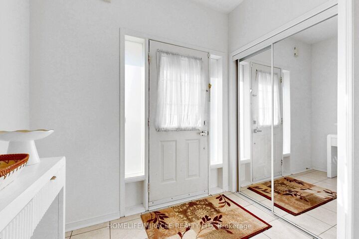 Property Photo: 3852 Brinwood Gate ON L5M 7H2
