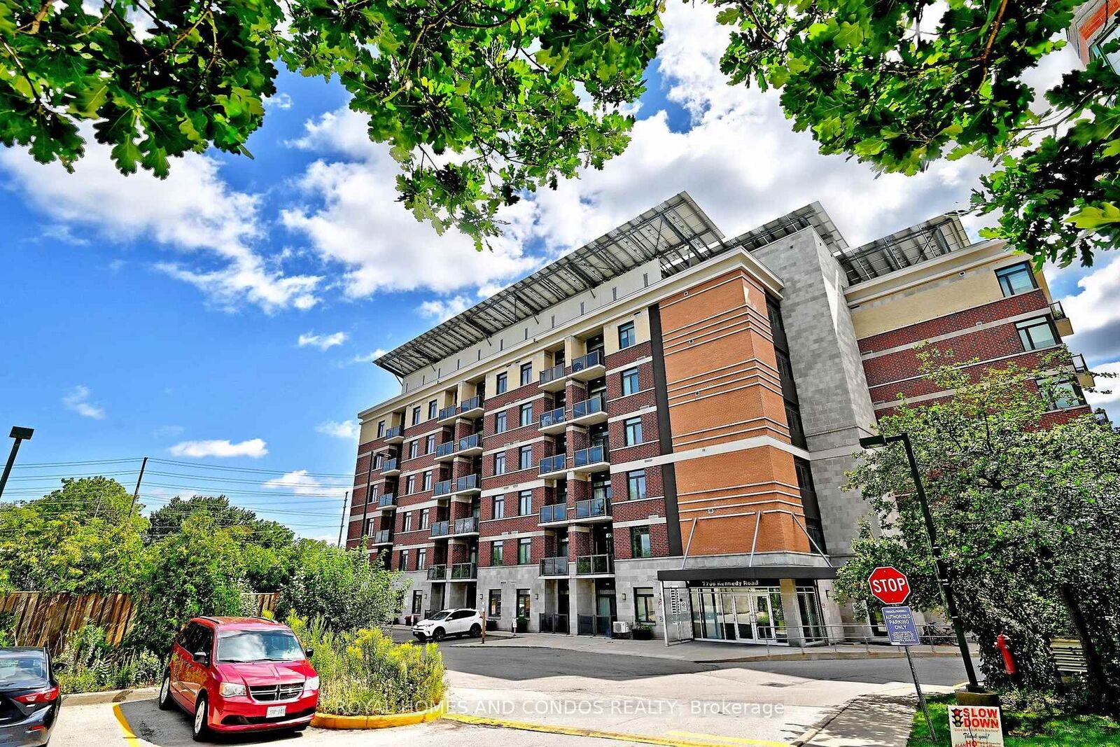 Property Photo: 7768 Kennedy Road 203 ON L3R 5K1