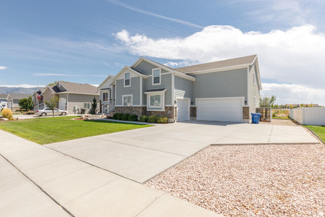 Property Photo: 2401 W 2775 N UT 84404