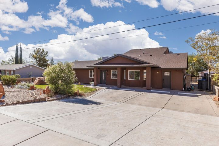 Property Photo: 140 E 300 N UT 84738