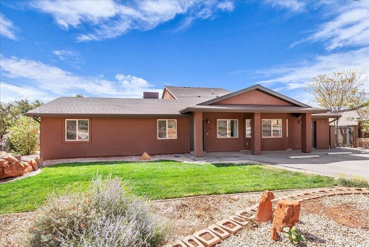 Property Photo: 140 E 300 N UT 84738