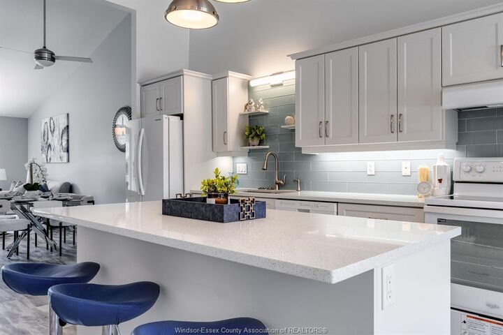 Property Photo: 16 Erie Glen Crescent ON N8H 5K2