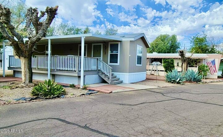 Property Photo: 550 Palm Drive 17 AZ 85390