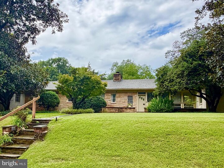 Property Photo:  8106 W Boulevard Drive  VA 22308 