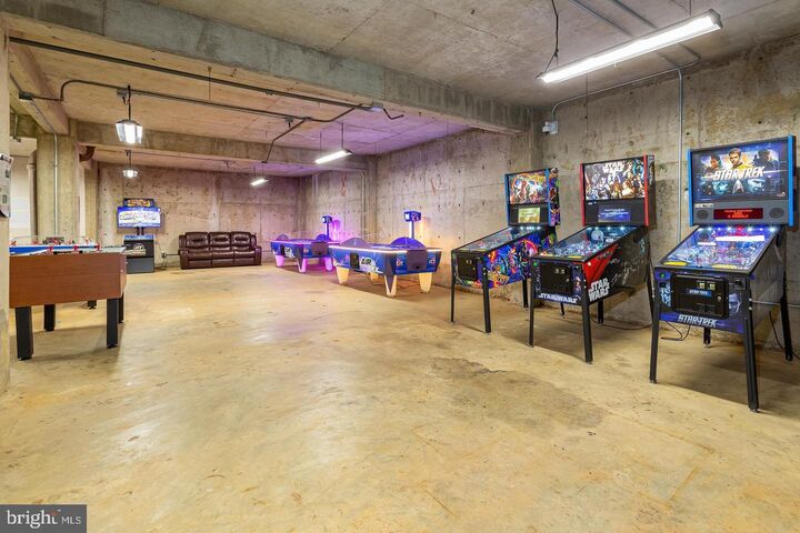 Property Photo: 4600 Duke Street 1511 VA 22304