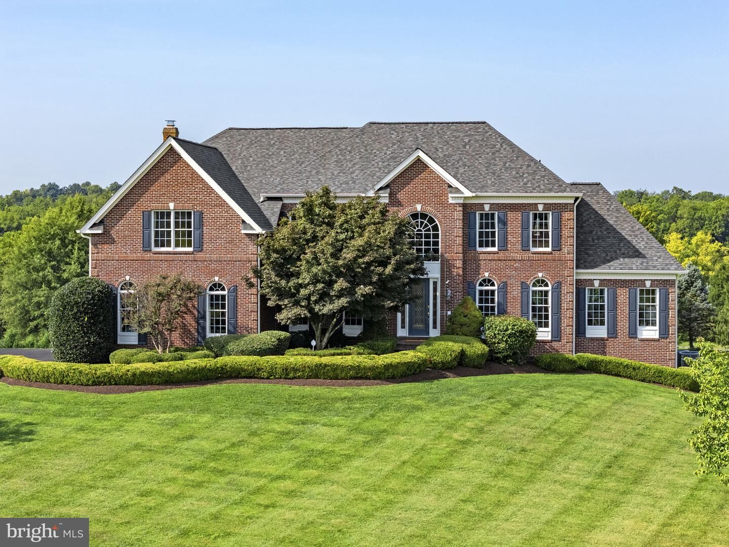 Property Photo: 14925 Bankfield Drive VA 20197