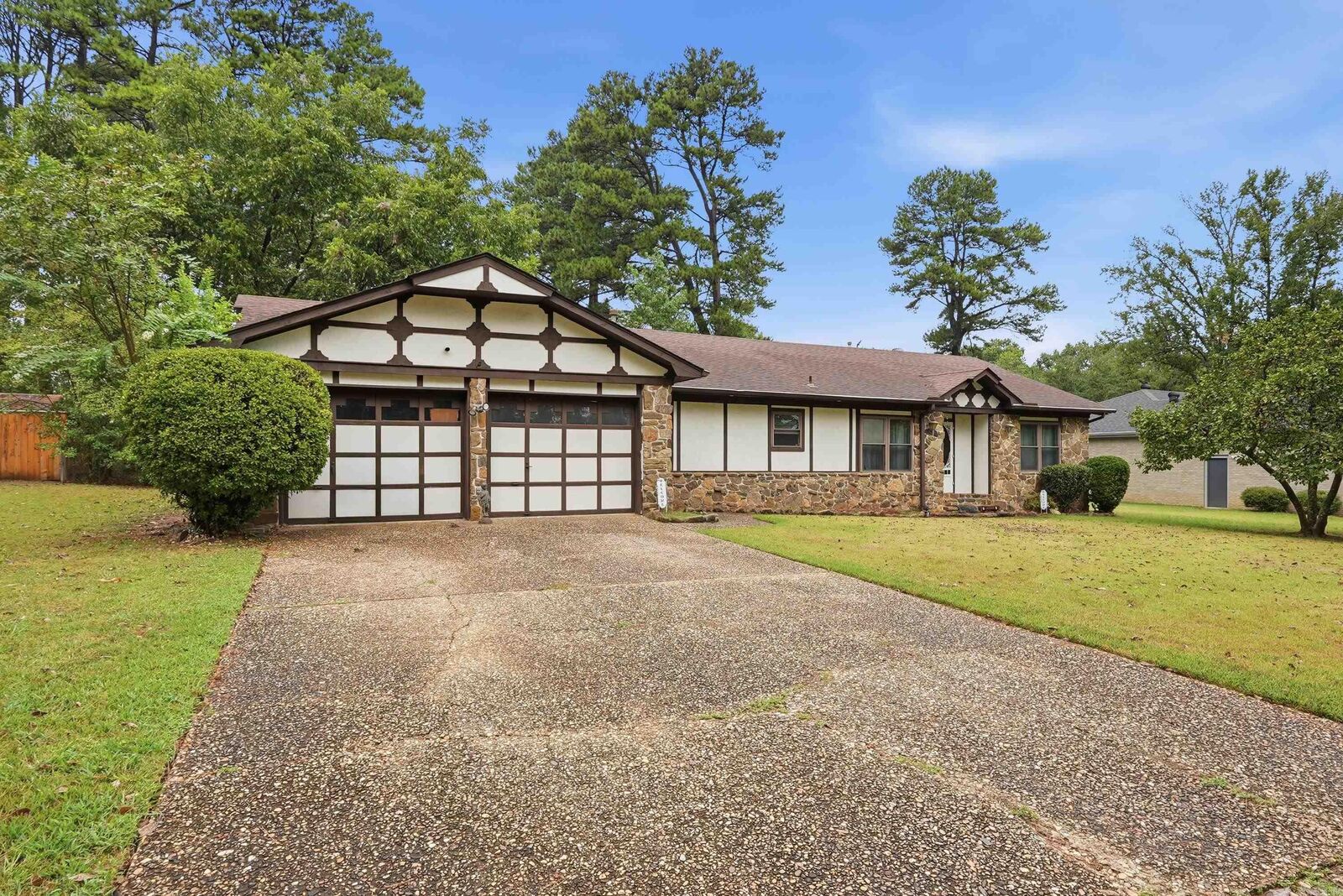 Property Photo: 5 Club Rd AR 72076
