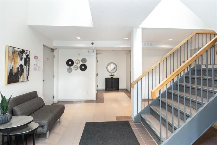 Property Photo:  70 Dunkirk Drive  MB R2M 5R4 
