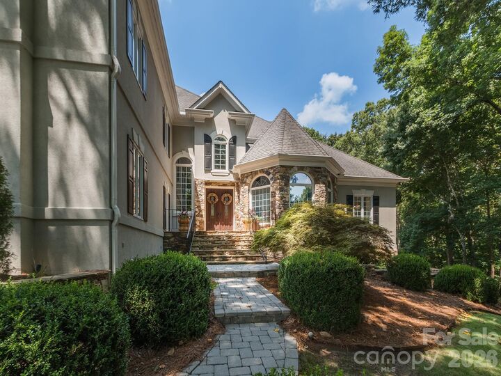 Property Photo: 5904 Cabell View Court NC 28277