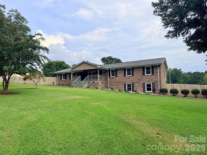 Property Photo:  613 W Doc Garris Road  SC 29720 