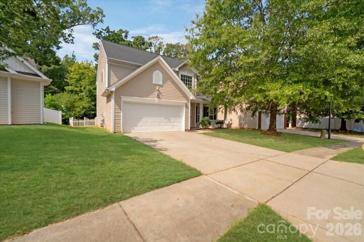 Property Photo: 423 Mountain Quail Drive NC 28216