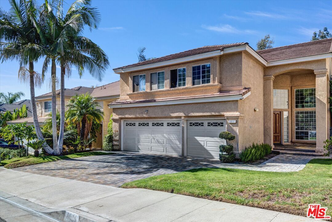 Property Photo: 6941 E Pinnacle Pointe CA 92869
