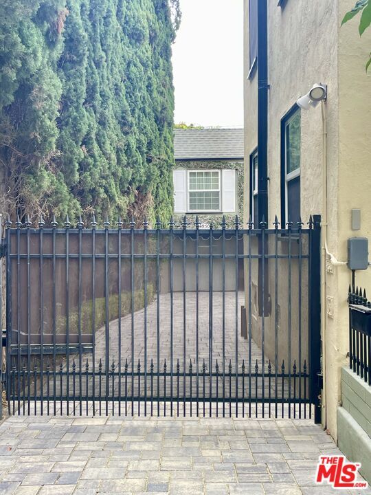Property Photo: 9050 Elevado St, Unit Guest Home CA 90069