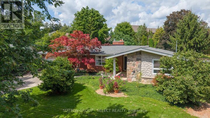 Property Photo:  10 Northcrest Drive  ON N5X 3V8 