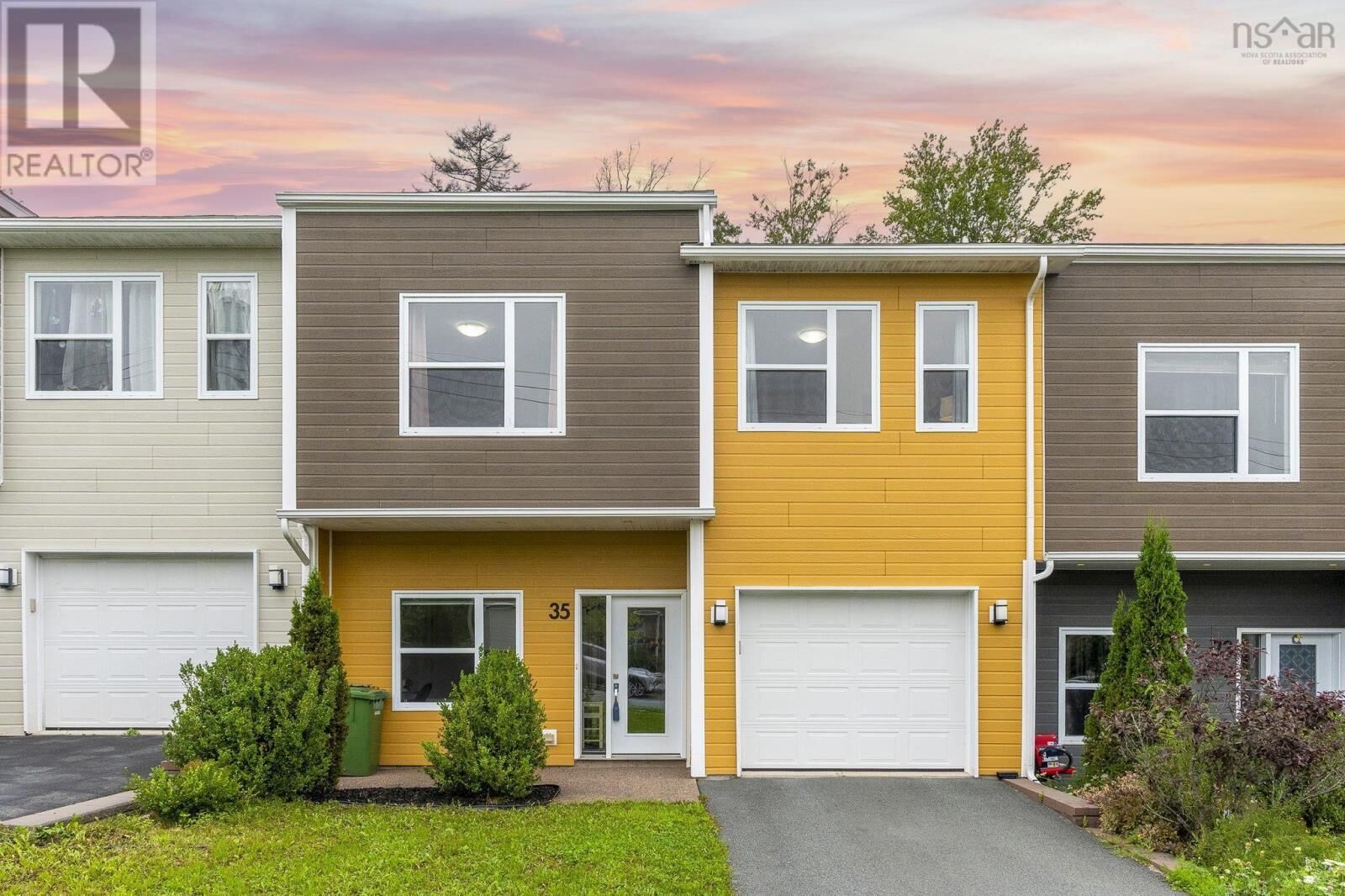 Property Photo:  35 Crossfield Ridge  NS B4E 0N1 