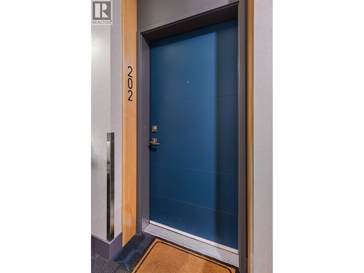 Property Photo: 1087 6th Avenue 202 BC V2L 0E5