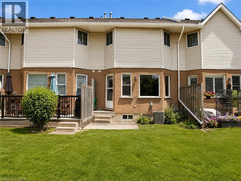 Property Photo:  10 Holborn Court 38  ON N2A 3Y9 