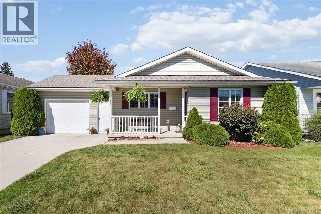 Property Photo:  458 Richard Crescent  ON N7G 3P4 