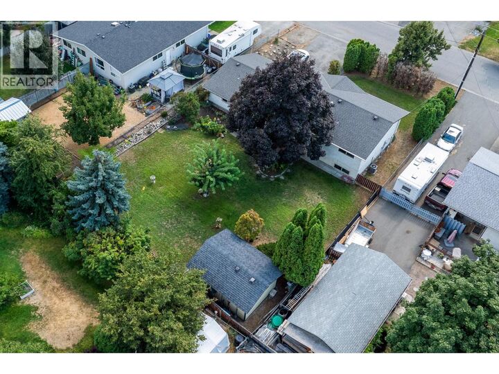 Property Photo: 1230 Creekside Road BC V1X 1B3