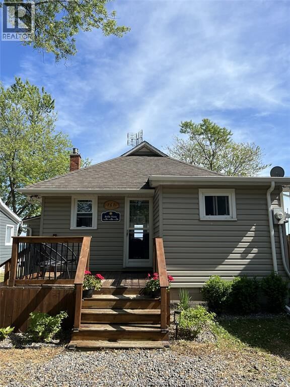Property Photo:  767 Cedar Island Lane  ON N9Y 3W9 