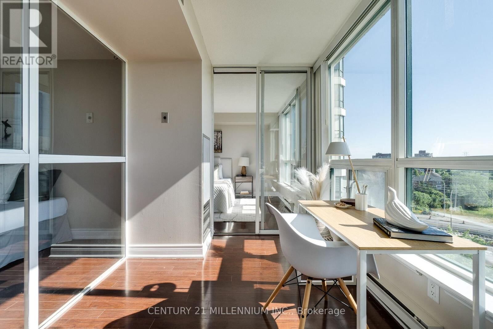 Property Photo: 4450 Tucana Court 902 ON L5R 3R4