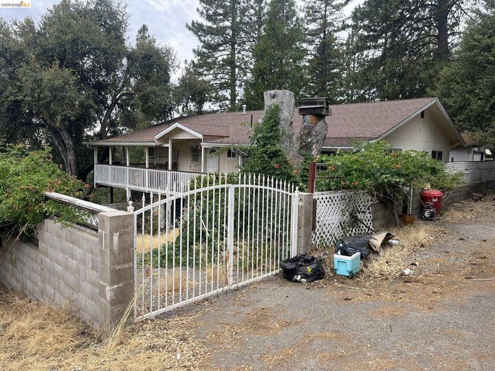 Property Photo: 20456 Misty Ln CA 95379
