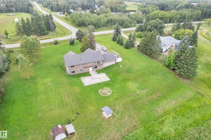 Property Photo:  51561 Rge Road 224 217  AB T8C 1H5 