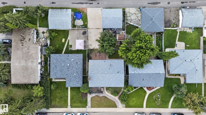 Property Photo:  15012 79 Street NW  AB T5C 1K8 