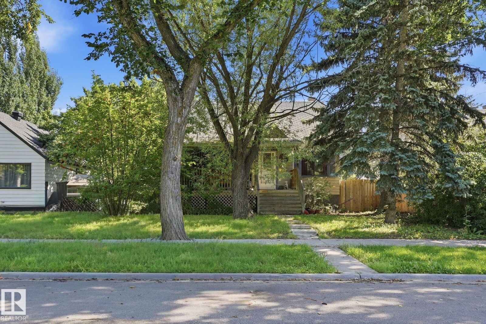 Property Photo:  11611 128 Street NW  AB T5M 0X3 