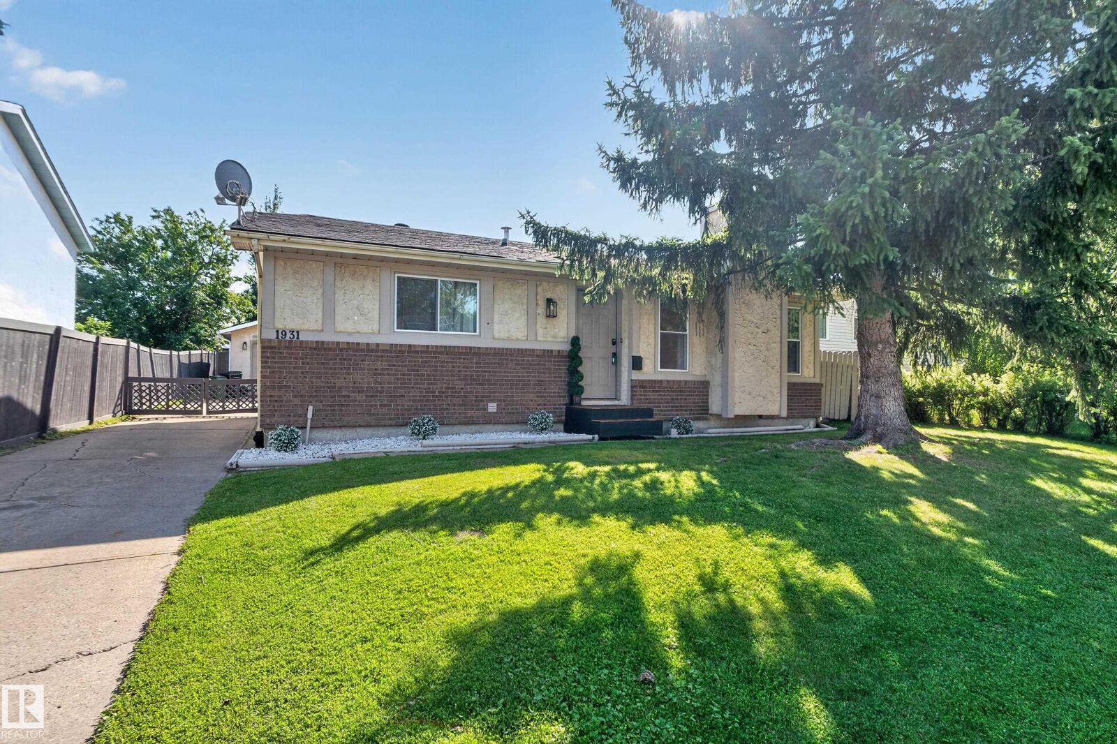 Property Photo: 1931 145A Avenue NW AB T5Y 1S9