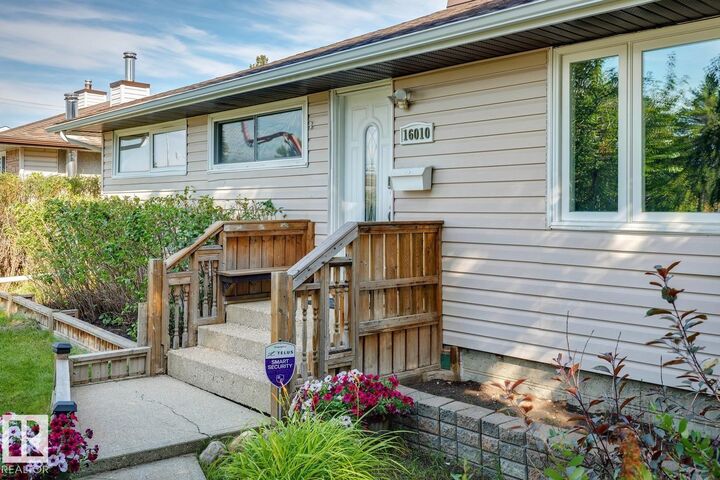 Property Photo:  16010 87 Avenue NW  AB T5R 4G9 