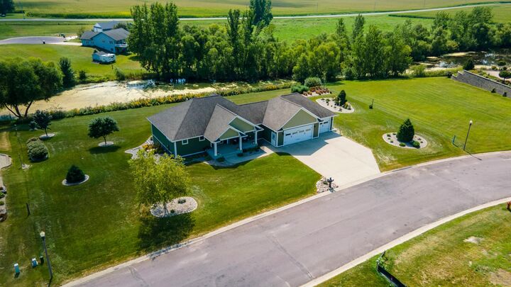 Property Photo:  864 Goves Way  MN 56062 