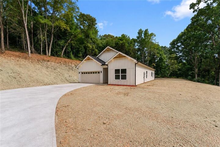 Property Photo: 4635 Perry Rd GA 30506