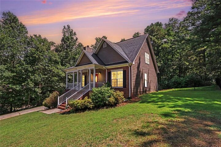 Property Photo:  5142 Spring Glen Court  GA 30135 