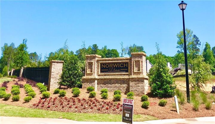Property Photo:  2560 Norwich Trace  GA 30078 