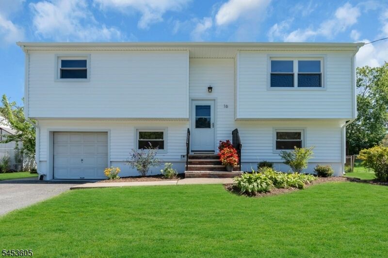 Property Photo:  16 Alden Terrace  NJ 07836 